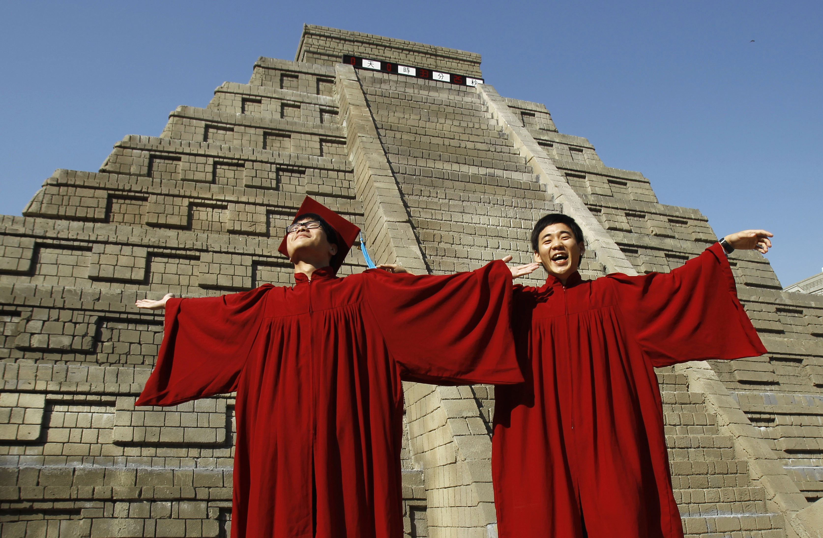 Εκατοντάδες άτομα στα ερείπια των Μάγια για την «αποκάλυψη»